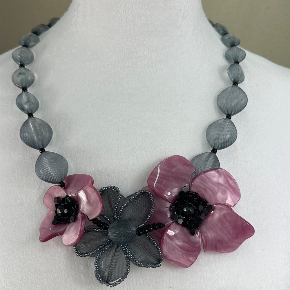 STUNNING Vintage Margherita Buonanno resin flower statement designer  necklace